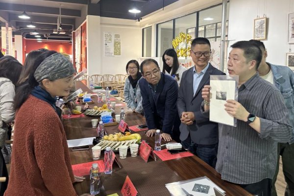 艺设院“拾艺”：两位专家与师生共话“凹凸之间”