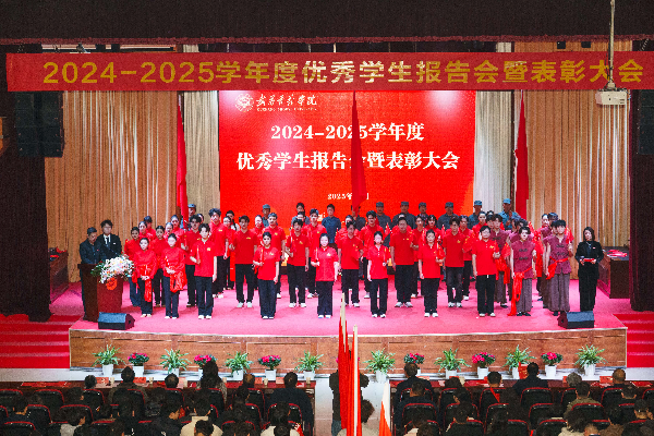 [人民网]榜样领航+红色铸魂！武昌首义学院上好抗战思政课