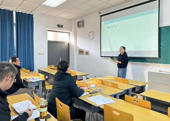 夯实教学根基 助力青年成长——基础科学部开展青年教师磨课活动
