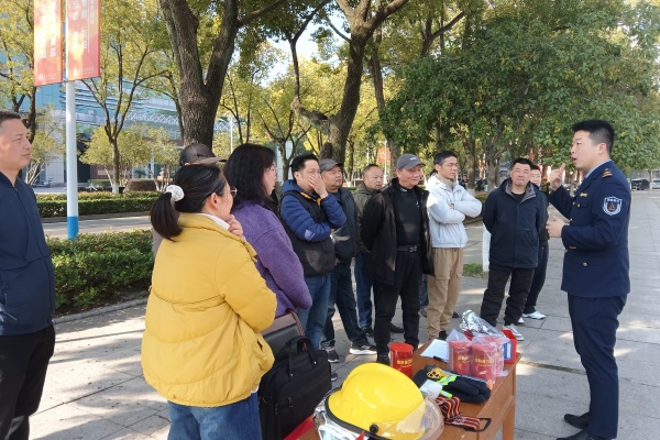 我校开展消防安全专项培训演练