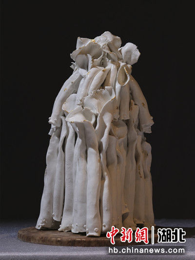 雷宏亮老师入选参展作品《逐溪·擎烛》
