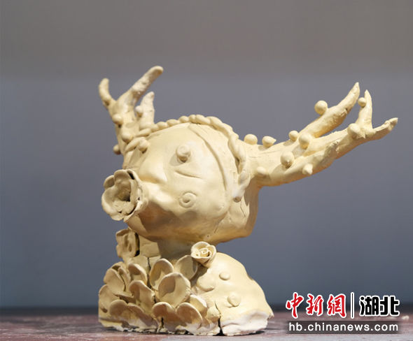 李昱茗入选参展作品《融入自然》