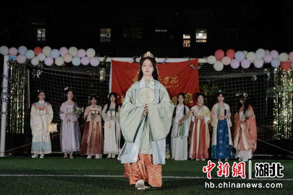 汉服秀 王舒彭 摄 汉服秀 王舒彭 摄